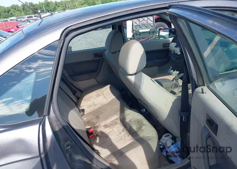 2010 Ford Focus Se z USA, uszkodzony, nr VIN 1FAHP3FN6AW138214